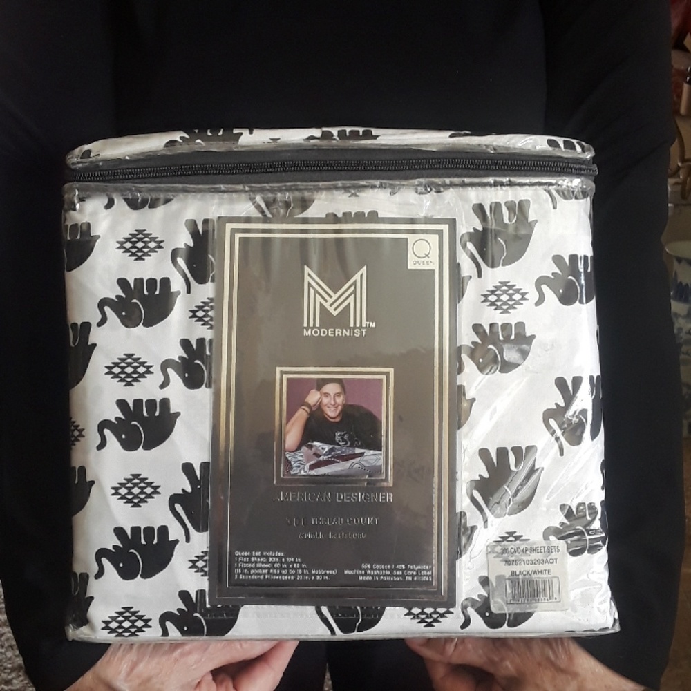 MODERNIST , AMERICAN DESIGNER QUEEN SHEET